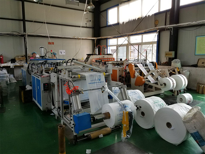 选择PE塑料袋定做生产厂家需要考察5方面(图1)